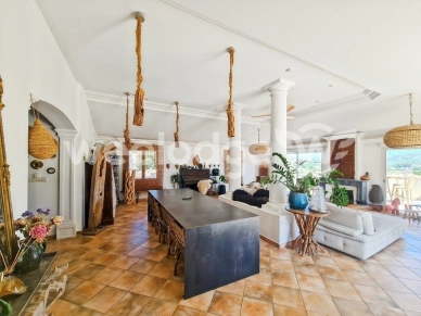 Maison à vendre 9 pièces de 316 m² à Gréoux-les-Bains
