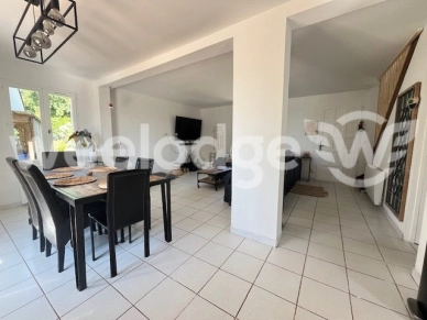 Maison à vendre 6 pièces de 107 m² à Gisors