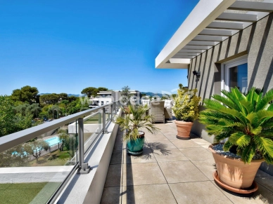 Appartement à vendre 4 pièces de 93 m² à Le Cannet