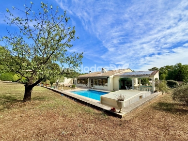 Maison à vendre 9 pièces de 225 m² à Montauroux