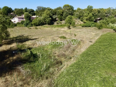 Terrain à vendre de 1987 m² à Montauroux