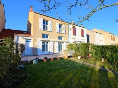 Maison à vendre 7 pièces de 128 m² à Jouy-le-Moutier