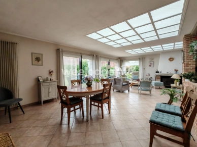 Maison à vendre 10 pièces de 208,5 m² à Marles-les-Mines