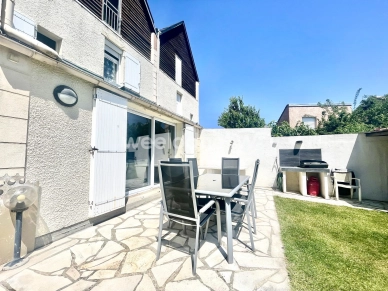 Maison à vendre 8 pièces de 163 m² à Jouy-le-Moutier