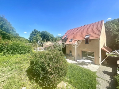 Maison à vendre 6 pièces de 123,9 m² à Jouy-le-Moutier