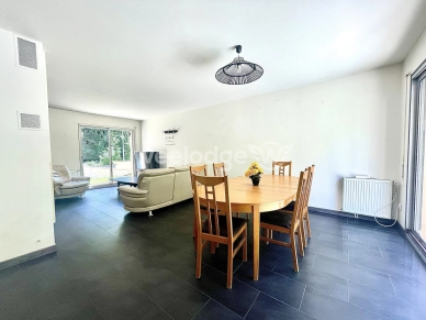 Maison à vendre 6 pièces de 123,9 m² à Jouy-le-Moutier