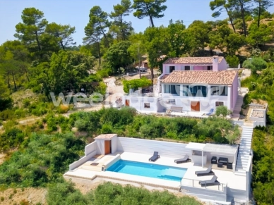 Maison à vendre 9 pièces de 161,01 m² à Esparron-de-Verdon