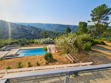 Maison à vendre 9 pièces de 161,01 m² à Esparron-de-Verdon
