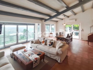 Maison à vendre 9 pièces de 161,01 m² à Esparron-de-Verdon