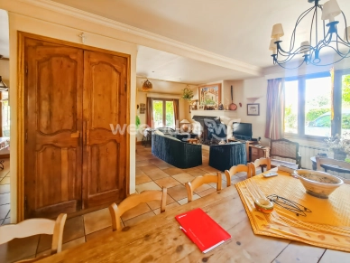 Maison à vendre 12 pièces de 240,86 m² à Allemagne-en-Provence