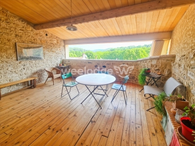 Maison à vendre 6 pièces de 171,3 m² à Jouques