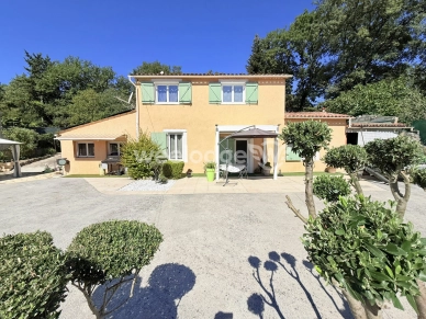 Maison à vendre 8 pièces de 155 m² à Montauroux