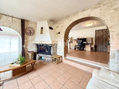 Maison à vendre 8 pièces de 155 m² à Montauroux