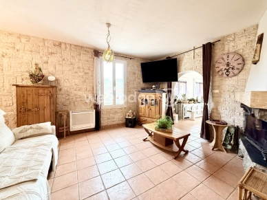 Maison à vendre 8 pièces de 155 m² à Montauroux