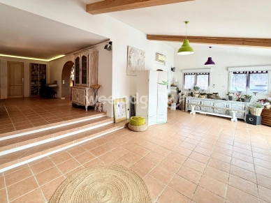 Maison à vendre 8 pièces de 155 m² à Montauroux