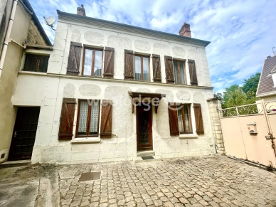 Maison à vendre 5 pièces de 300 m² à Jouy-le-Moutier