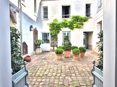 Maison à vendre 13 pièces de 370 m² à Loches