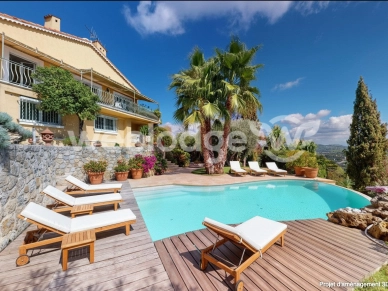 Maison à vendre 5 pièces de 142 m² à Mandelieu-la-Napoule