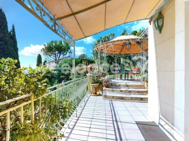 Maison à vendre 5 pièces de 142 m² à Mandelieu-la-Napoule