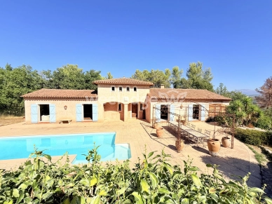Maison à vendre 6 pièces de 153,02 m² à Tourrettes