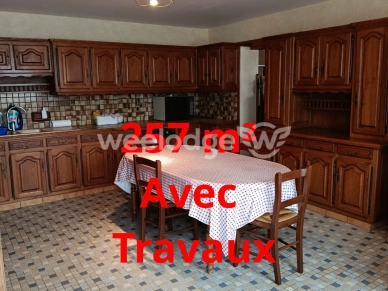 Maison à vendre 6 pièces de 257,6 m² à La Pérouille