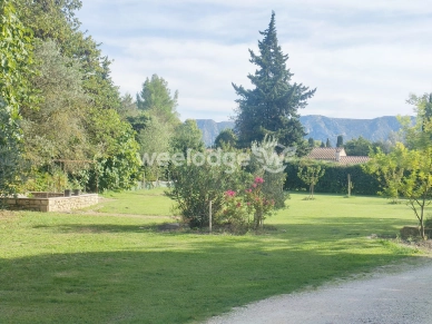 Maison à vendre 7 pièces de 354 m² à Saint-Rémy-de-Provence