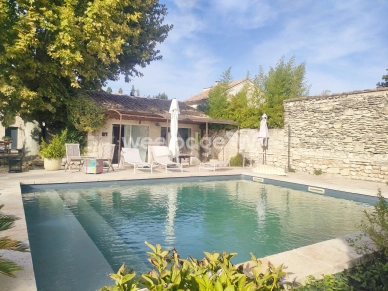 Maison à vendre 7 pièces de 354 m² à Saint-Rémy-de-Provence