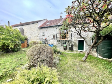 Maison à vendre 5 pièces de 106 m² à Jouy-le-Moutier