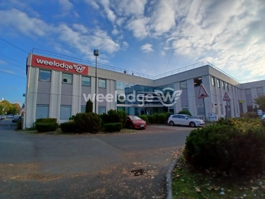 Local commercial à louer 9 pièces de 200 m² à Cergy