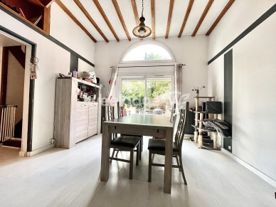 Maison à vendre 6 pièces de 115,05 m² à Jouy-le-Moutier