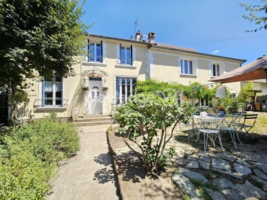 Maison à vendre 6 pièces de 133 m² à Conflans-Sainte-Honorine