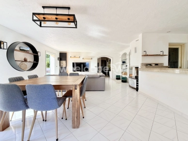 Maison à vendre 6 pièces de 153,02 m² à Tourrettes