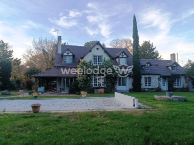 Maison à vendre 10 pièces de 239 m² à Montgivray