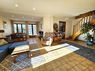 Maison à vendre 6 pièces de 145 m² à Conflans-Sainte-Honorine