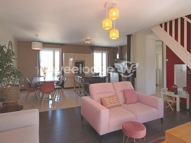 Maison à vendre 7 pièces de 145 m² à Chargé