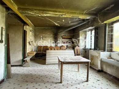 Maison à vendre 11 pièces de 536,4 m² à Puymoyen