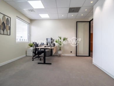 Local commercial à louer 3 pièces de 67 m² à Cergy