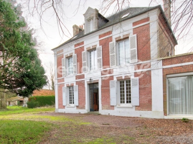Maison à vendre 12 pièces de 232 m² à Lisieux
