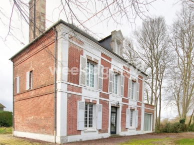 Maison à vendre 12 pièces de 232 m² à Lisieux