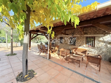 Maison à vendre 7 pièces de 228,74 m² à Saint-Paul-en-Forêt