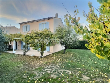 Maison à vendre 4 pièces de 111 m² à Peyrolles-en-Provence