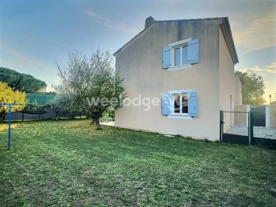 Maison à vendre 4 pièces de 111 m² à Peyrolles-en-Provence