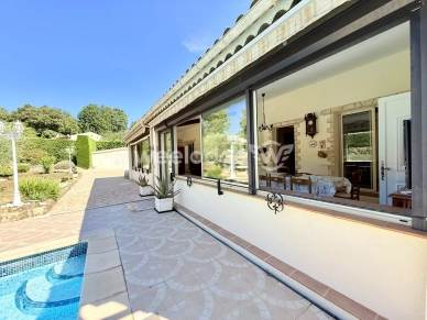 Maison à vendre 9 pièces de 225 m² à Montauroux