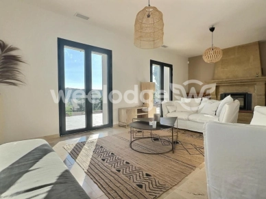 Maison à vendre 4 pièces de 125 m² à Cornillon-Confoux