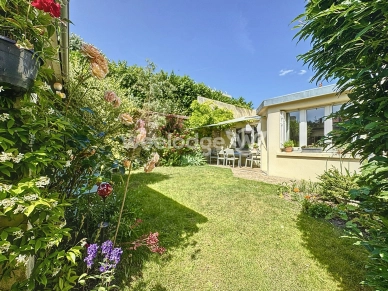 Maison à vendre 8 pièces de 143 m² à Maurecourt