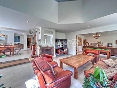 Maison à vendre 8 pièces de 216 m² à Sucy-en-Brie