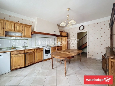 Maison à vendre 10 pièces de 505 m² à Jouy-le-Moutier