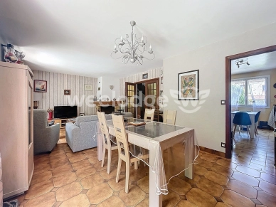 Maison à vendre 6 pièces de 184 m² à Jouy-le-Moutier