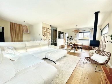 Maison à vendre 6 pièces de 142,15 m² à Jouy-le-Moutier