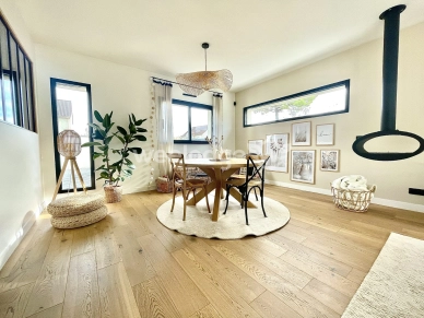 Maison à vendre 6 pièces de 142,15 m² à Jouy-le-Moutier